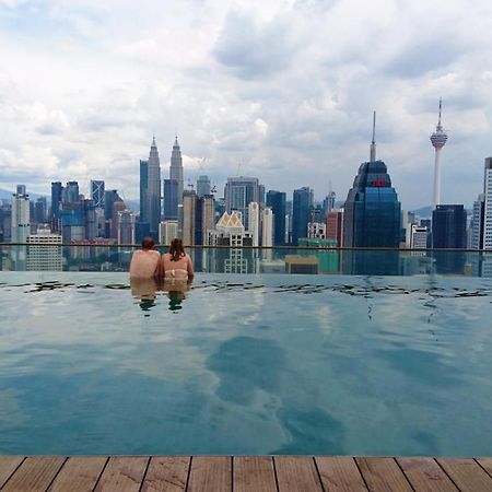 Klcc Regalia Suites Infinity Pool كوالالمبور المظهر الخارجي الصورة