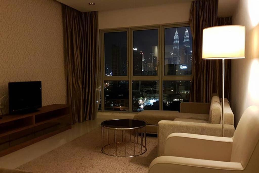 Klcc Regalia Suites Infinity Pool كوالالمبور المظهر الخارجي الصورة
