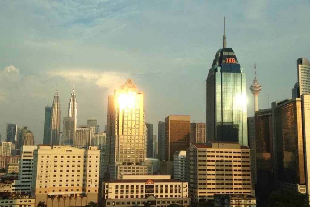 Klcc Regalia Suites Infinity Pool كوالالمبور المظهر الخارجي الصورة