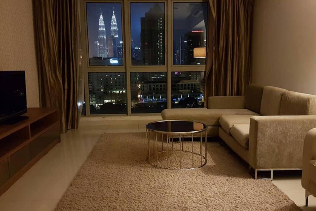 Klcc Regalia Suites Infinity Pool كوالالمبور المظهر الخارجي الصورة