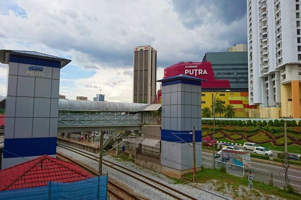 Klcc Regalia Suites Infinity Pool كوالالمبور المظهر الخارجي الصورة