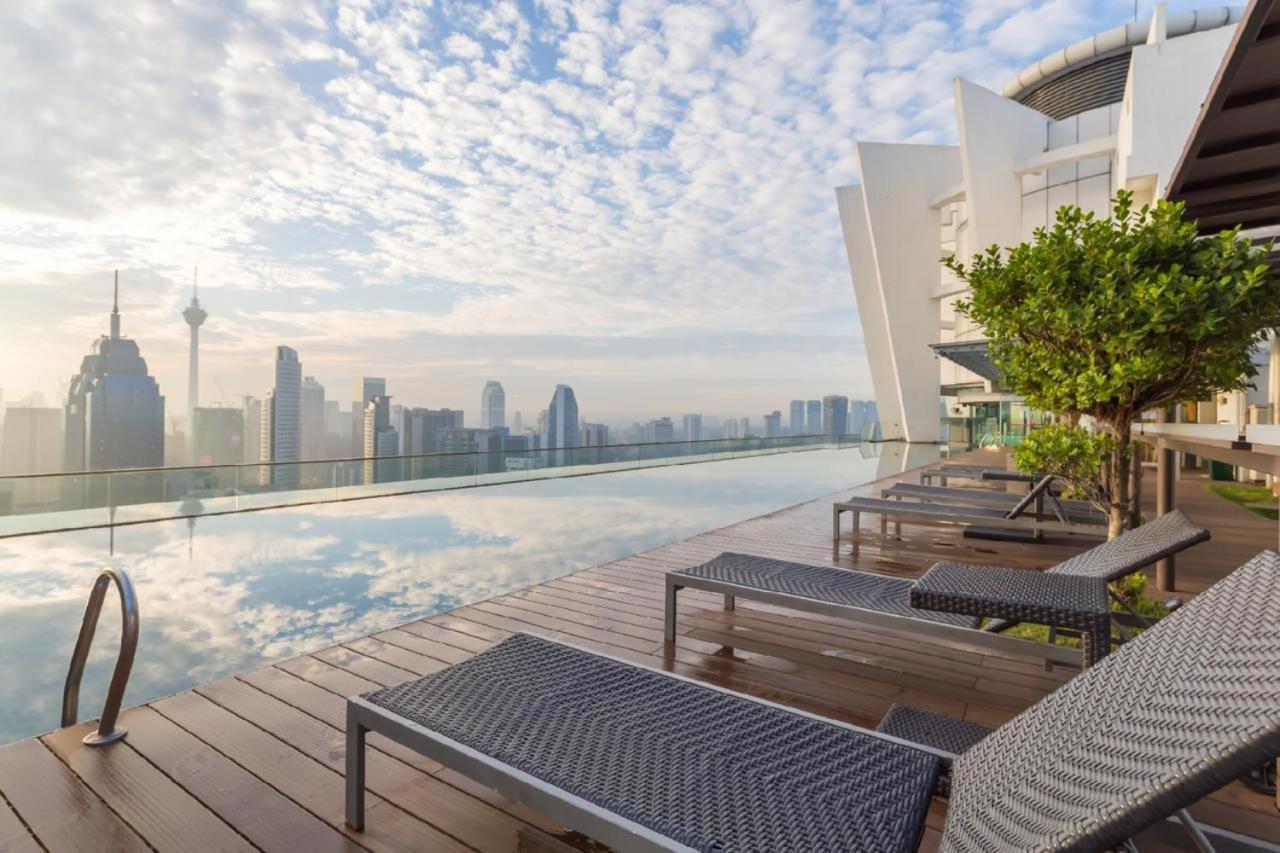 Klcc Regalia Suites Infinity Pool كوالالمبور المظهر الخارجي الصورة